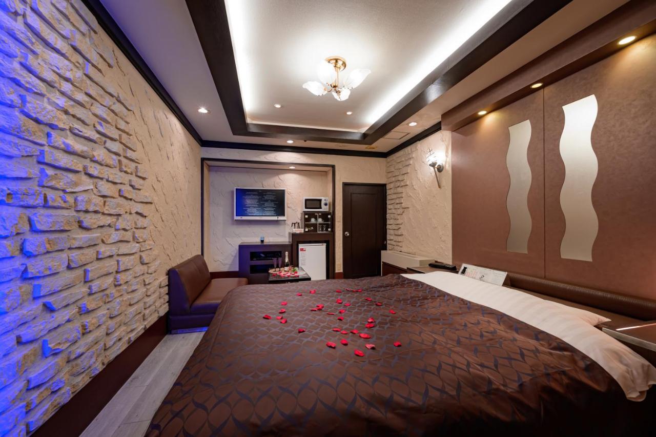 Hotel Metro (Adults Only) Yokohama  Exterior photo